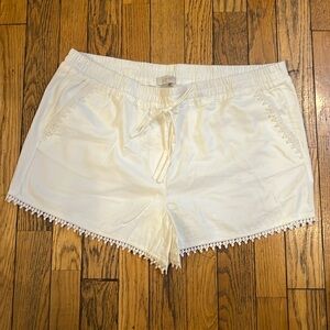 Loft: women’s size XL white shorts